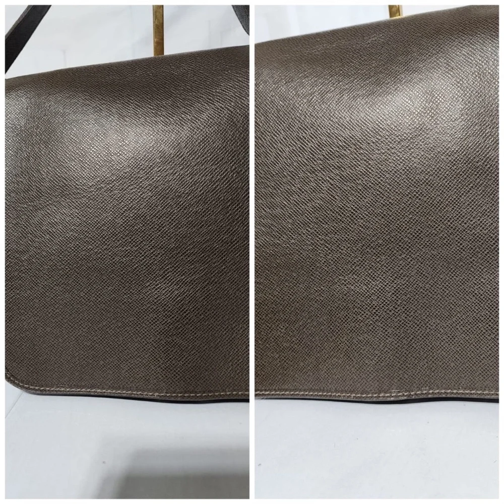 Authentic Louis Vuitton Taiga Leather Roman PM Bag Brown - Picture 12 of 15